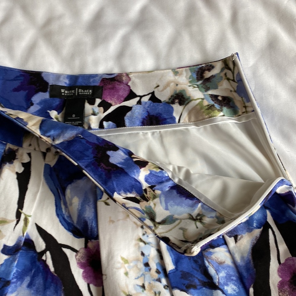 White House Black Market skirt, floral, blue - Picture 3 of 6